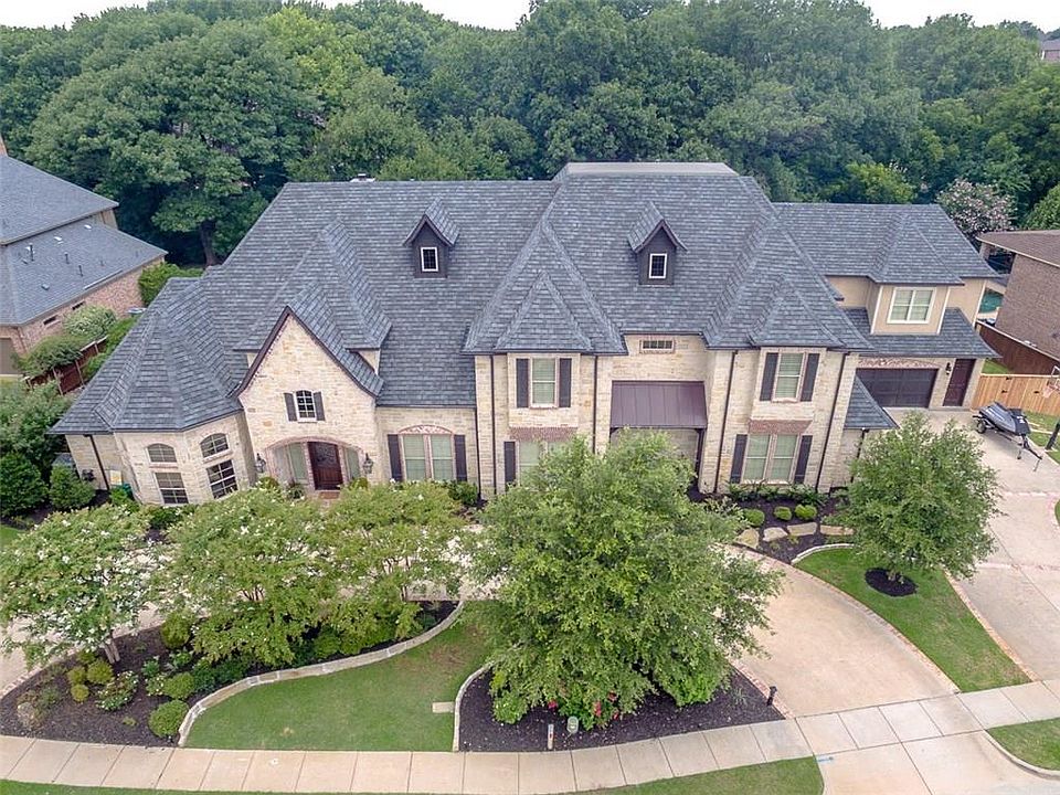 1st image of 1808 Surrey Ln