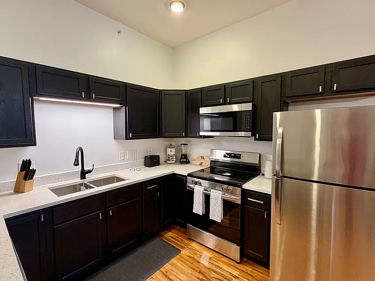 719 N 3rd Ave — Photo 17