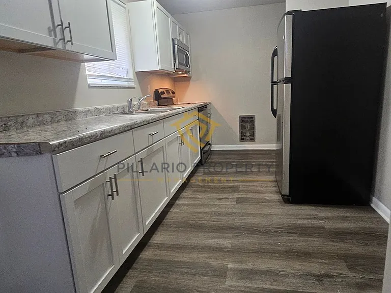 1424 Campbell Ave — Photo 34