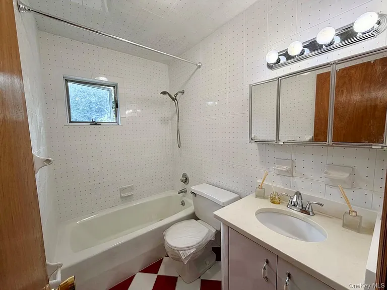 110 Baron De Hirsch Rd #2 — Photo 16