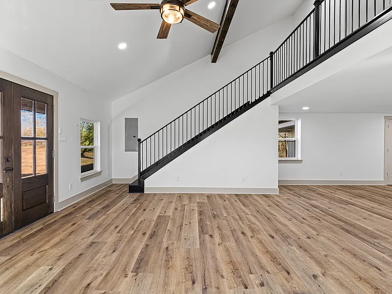 3528 County Road 4460 — Photo 4