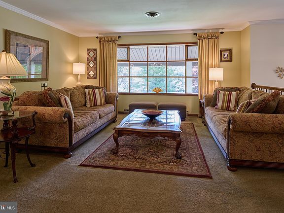 4th image of 100 Westwood Cir