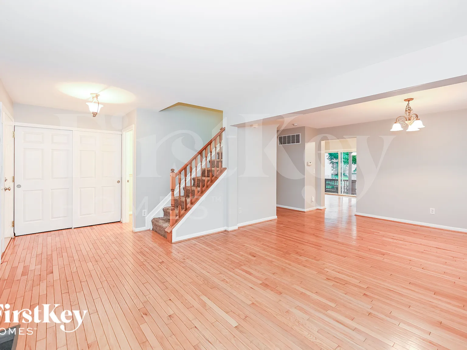 4 bed, 2.5 bath, 2596 sqft, $3,325 — Photo 4