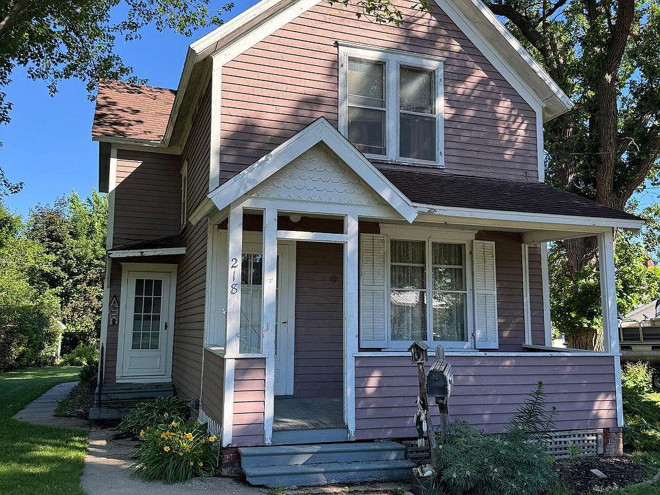 1st image of 218 W Jewell Ave