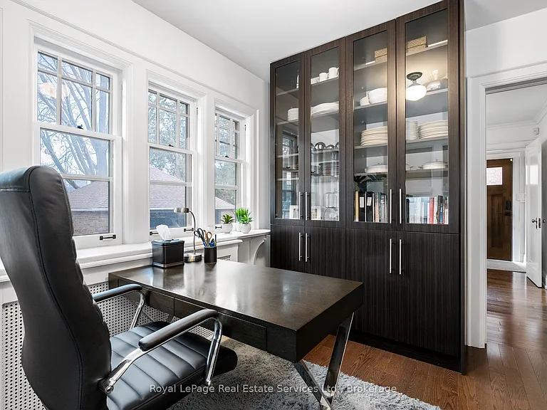 28 Thompson Ave — Photo 19