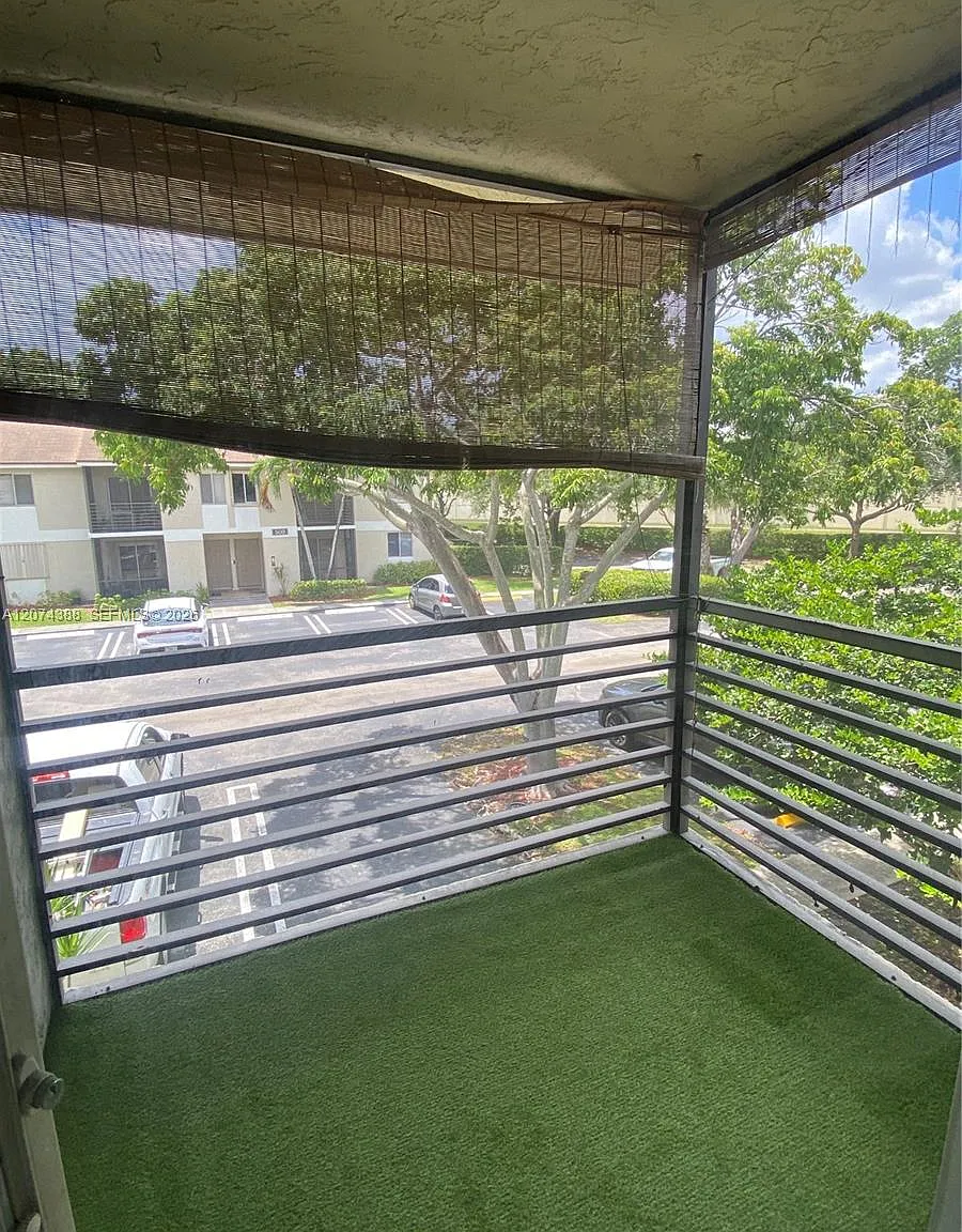 2 bed, 1.0 bath, $1,900 — Photo 3