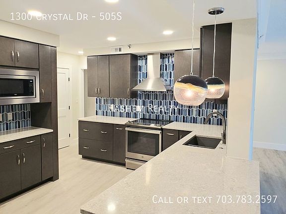 3rd image of 1300 Crystal Dr APT 505S