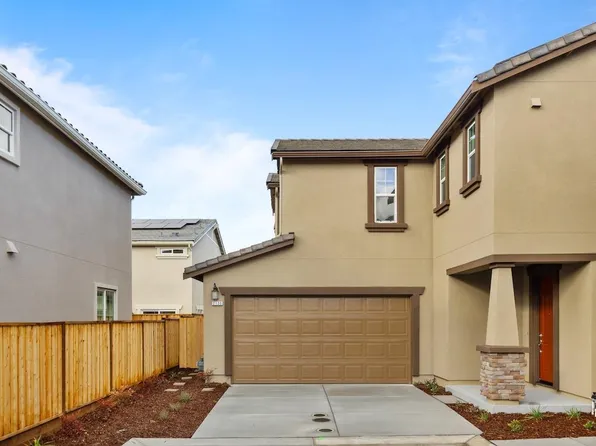 2130 Gladiola Dr, Hollister, CA 95023