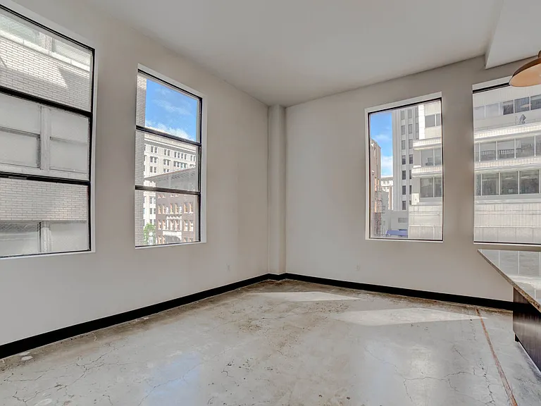 Vandever Lofts — Photo 18