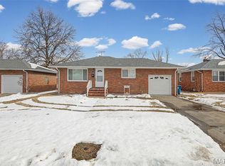 629 Leslie Ave, Wood River, IL 62095