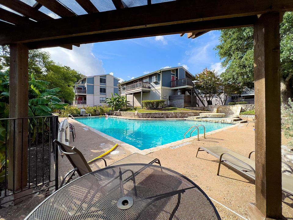 Would you rather sit back and relax or jump right in? The choice is yours.