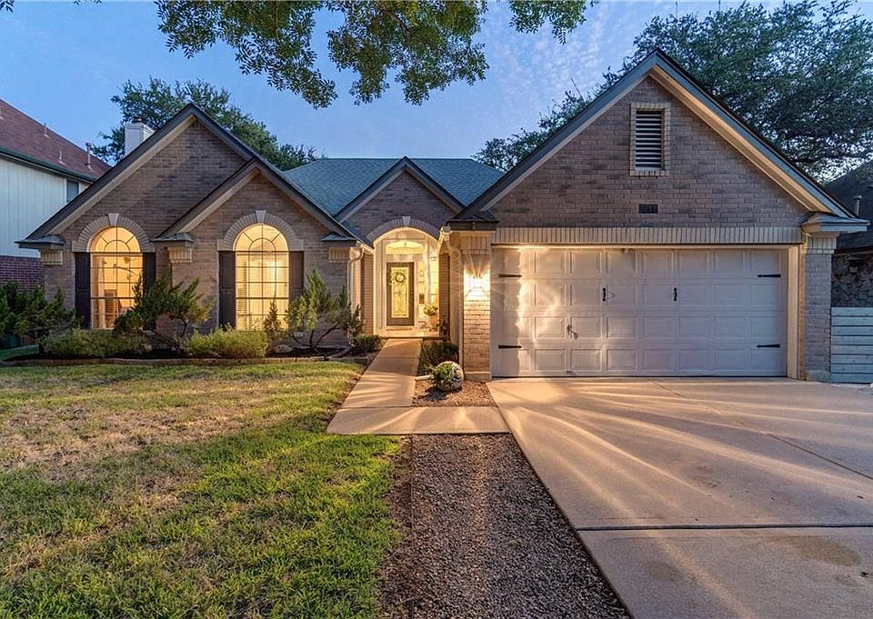 1st image of 3217 Silk Oak Dr