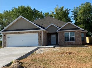 1124 Seay Cir, Pea Ridge, AR 72751