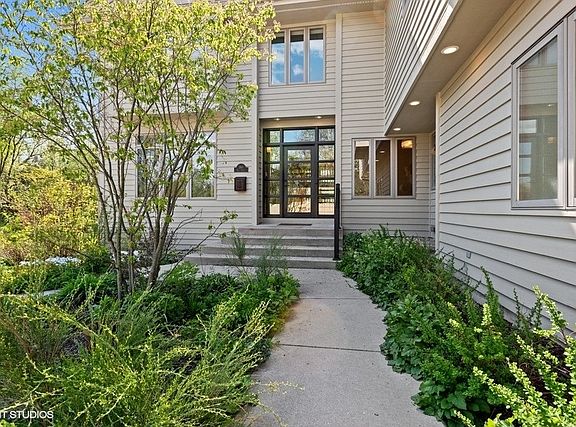 2nd image of 360 Hill Ave