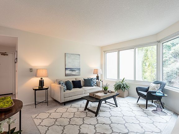 5th image of 240 Lombard St APT 530