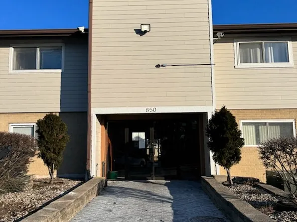 850 E Old Willow Rd APT 218, Prospect Heights, IL 60070