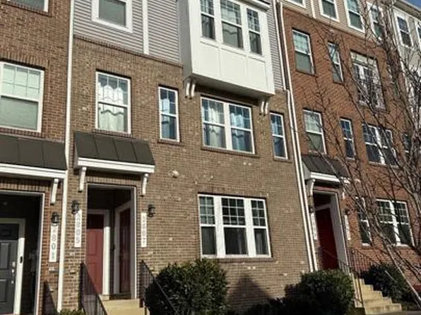 2805 Pinebrook Rd #439, Landover, MD 20785