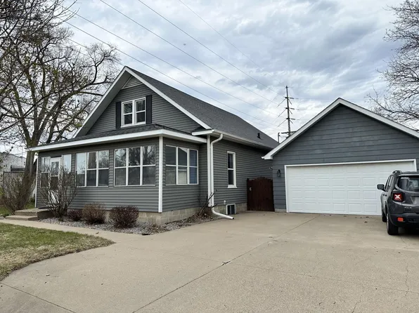 352 Wayne St, Winona, MN 55987