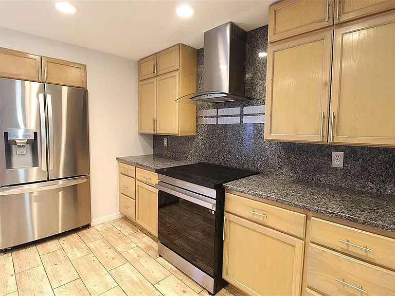5521 Yorkshire Way — Photo 14