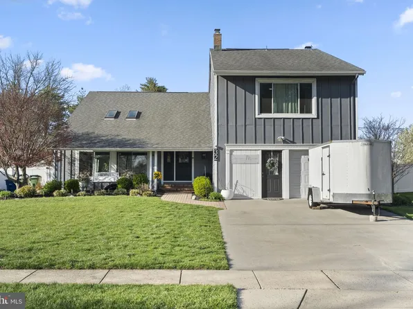 32 Harwood Rd, Marlton, NJ 08053