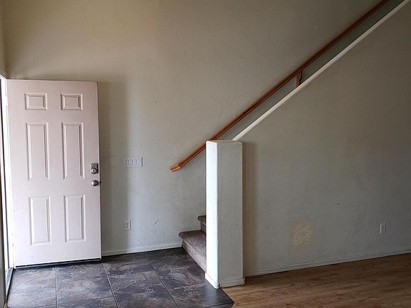 3rd image of 15131 W Woodlands Ave