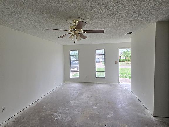 3rd image of 521 Libra St