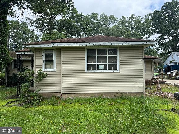 3rd image of 16 Begonia St