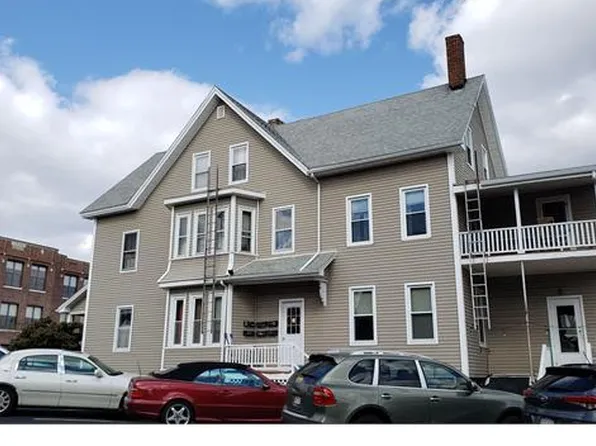 99 Washington St APT 5, Taunton, MA 02780