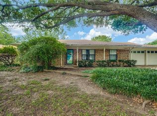 4025 Aragon Dr, Fort Worth, TX 76133