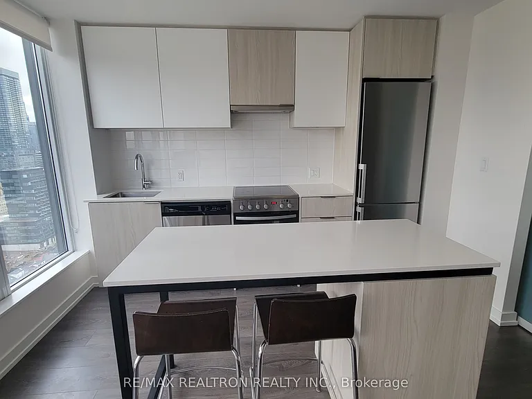 203 College St #2807 — Photo 5