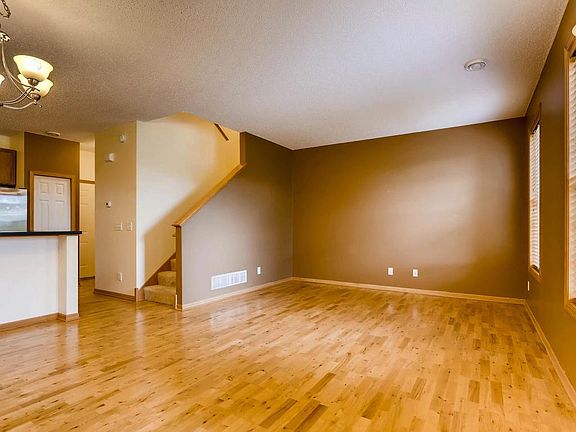 4th image of 1062 Hillvale Ave N