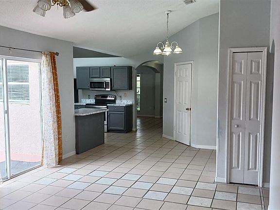 2nd image of 2707 Leafy Way Ln