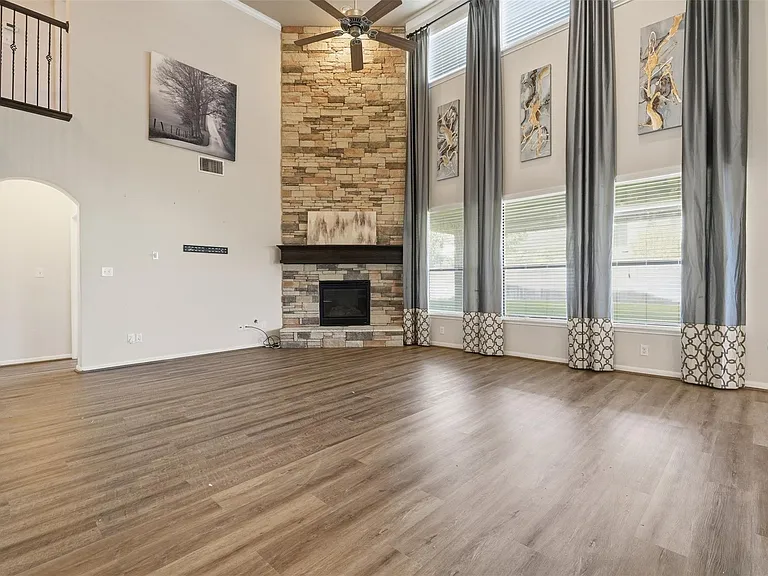 5035 Crystal Bluff Ct — Photo 1