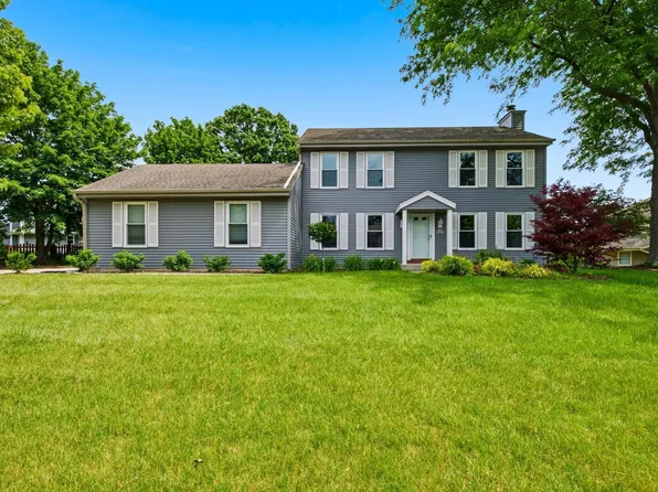 W169N10806 Redwood Ln, Germantown, WI 53022