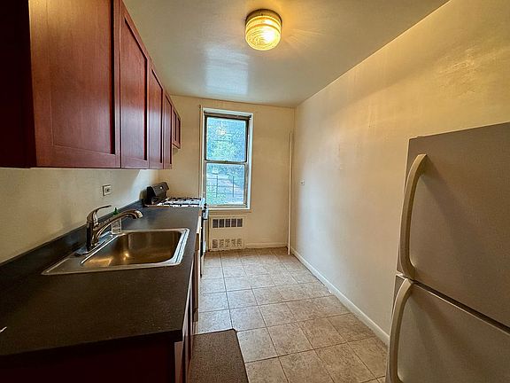 5th image of 6311 Queens Blvd APT B8