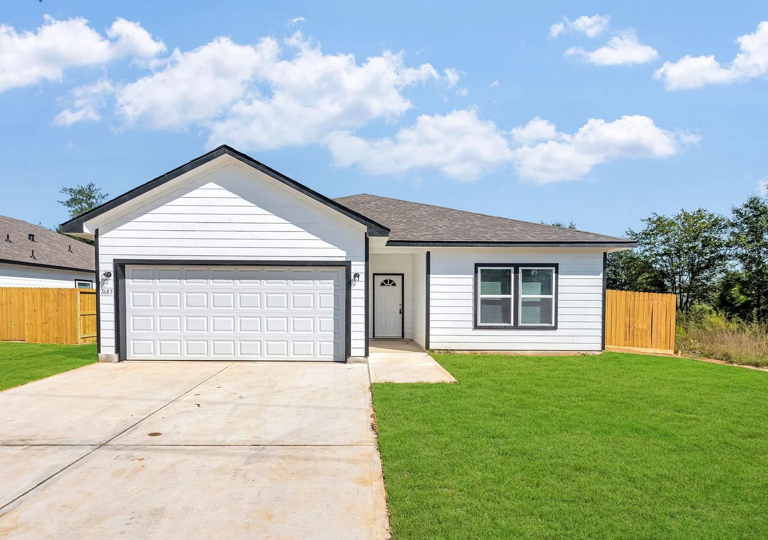 1206 Denison Ave Ask about our No Cash Security Deposit Option — Photo 1