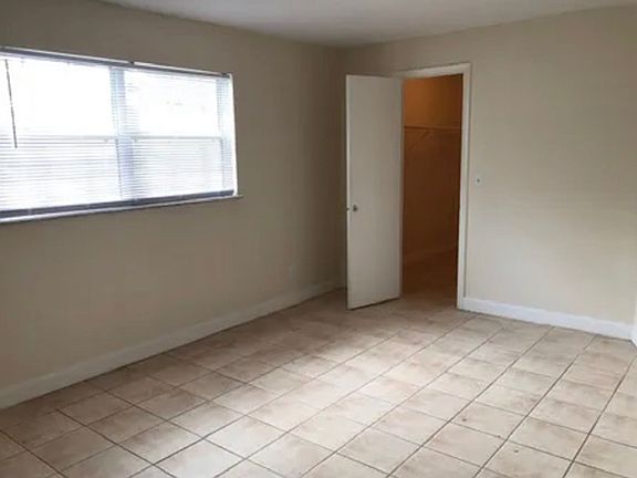 4th image of 2104 SE Edler Dr #0