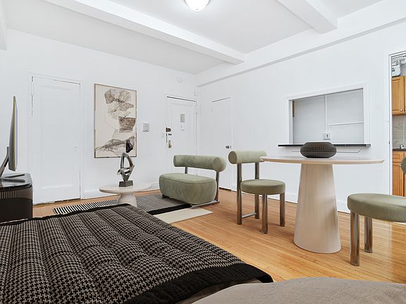 2nd image of 135 E 50th St APT 5K