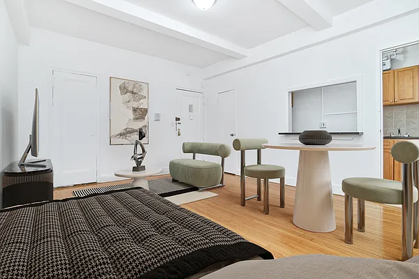 Rented by Living New York | media 8