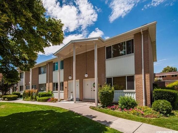 3rd image of 825 E Three Fountains Cir Unit 15