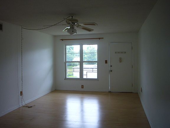 3rd image of 825 N Primrose Dr APT 207