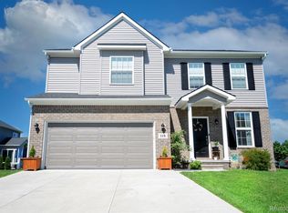 115 Crystal Wood Cir, Howell, MI 48843