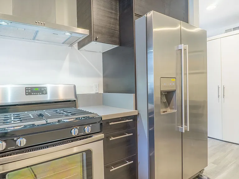1823 Pelham Ave #8 — Photo 25