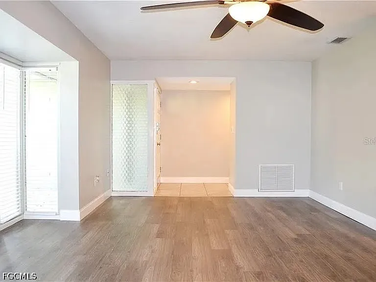 1889 Oak Park Dr N — Photo 6