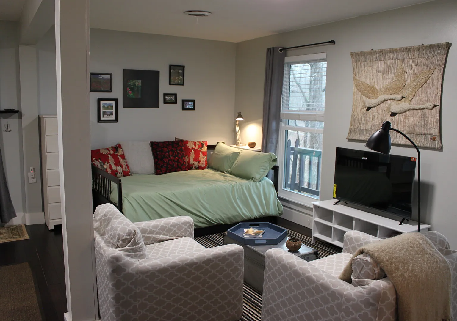 Cute quiet studio — Photo 4