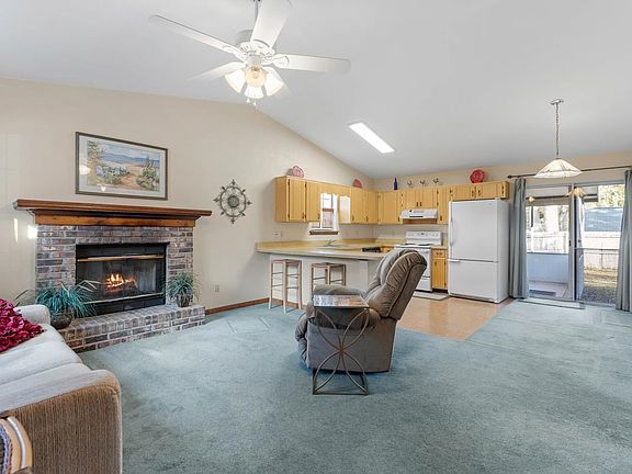 2nd image of 1554 Sprucewood Trl