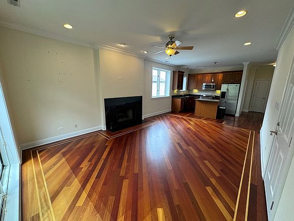 4th image of 1928 W Diversey Pkwy #3-W