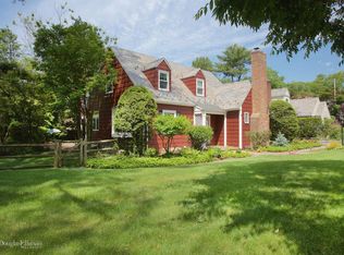 13 Lynn Rd, Port Washington, NY 11050