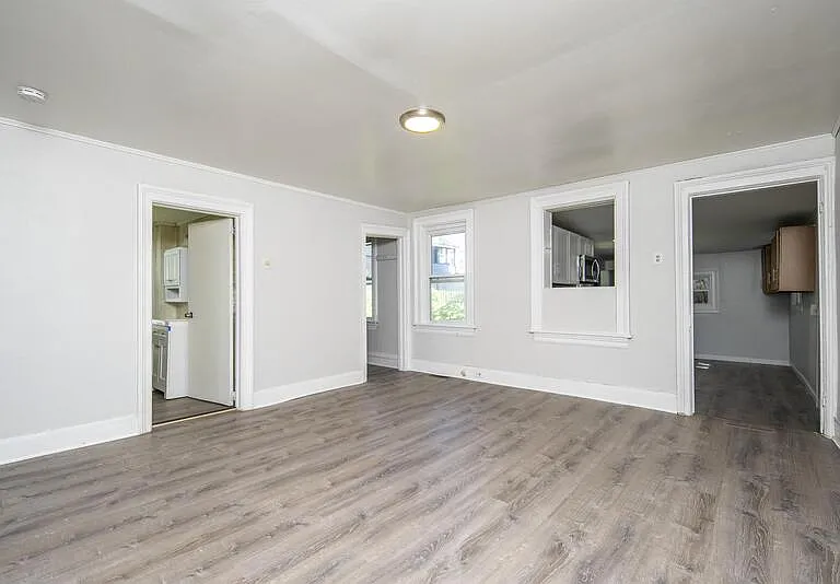 1130 1st St — Photo 12