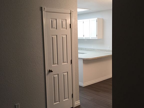 3rd image of 303 N 37th Ave
